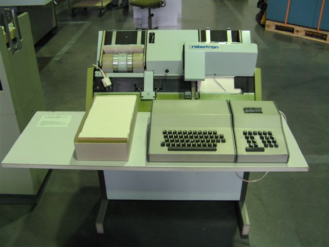 Kartenlocher robotron 415-II